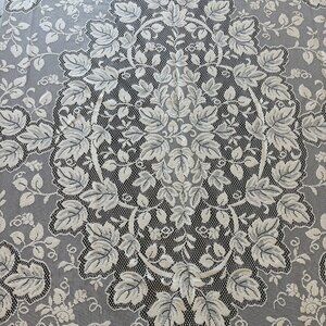 Quaker Lace Ivy Print Ivory Banquet Tablecloth 115 x 60